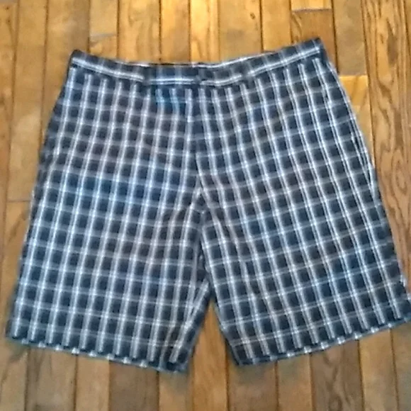 PGA Tour Black/Gray Plaid Shorts. Size 40 NWOT - Picture 1 of 5